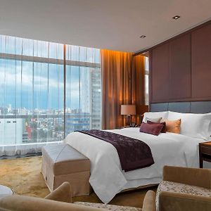 Luxury King Suite